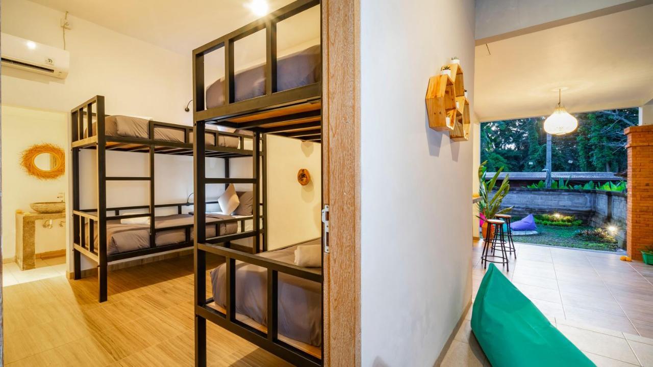 Aura Dormitory House Ubud Exterior foto